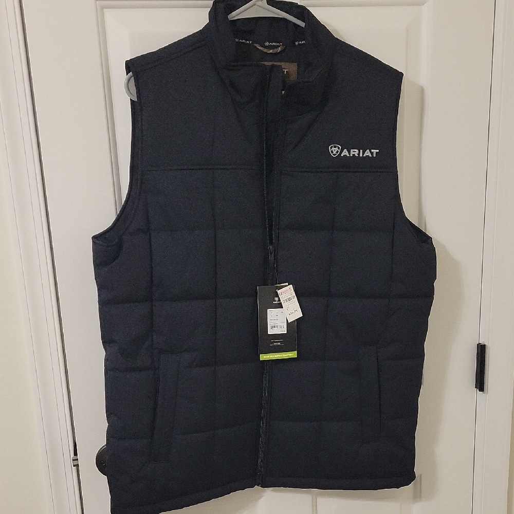 NWT mens Ariat Black Crius Insulated Vest Size Large